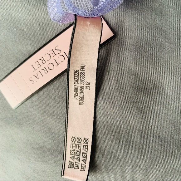 COPY - Victoria’s Secret Fashion Show Thong Panty Lace Cheeky - Picture 15 of 15